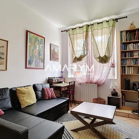 A 2min De La Apartment *